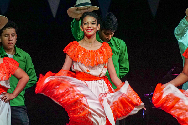 71717cfd-20a3-4d46-9d0a-fb3e30c15ce4_rw_600